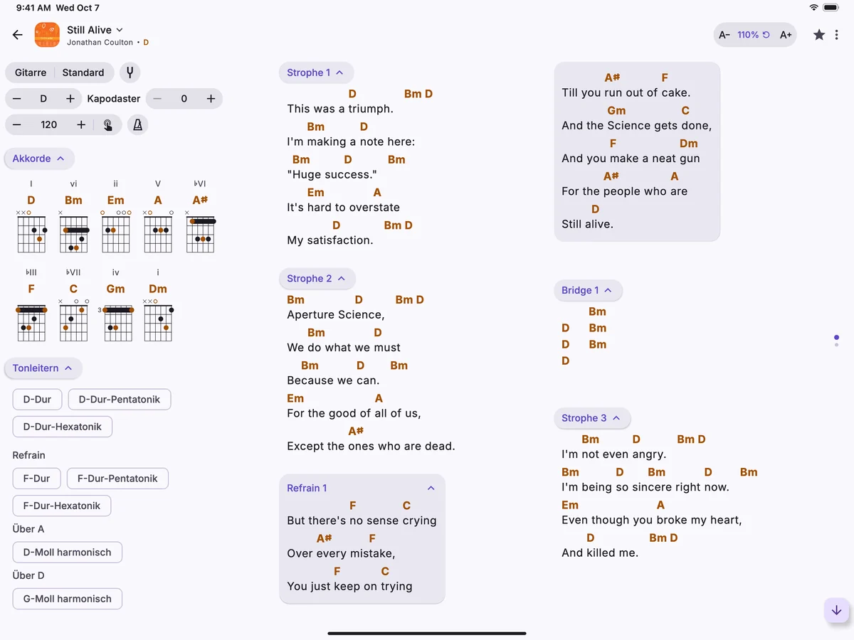 Ein Song auf einem iPad, Akkorddiagramme und Strophen in Spalten.