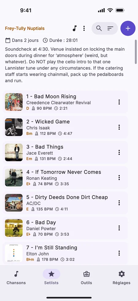 Une setlist sur un iPhone, avec la tonalité, le tempo et la durée de chaque chanson, sa durée totale et les jours restants avant le concert.